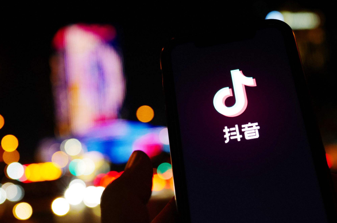 抖音10w粉达人接广告如何收费（抖音6万到7万名粉丝一个月能赚多少钱）